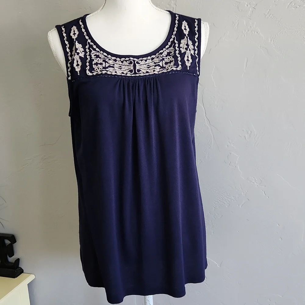 Skies Are Blue Top XL - Picture 2 of 13